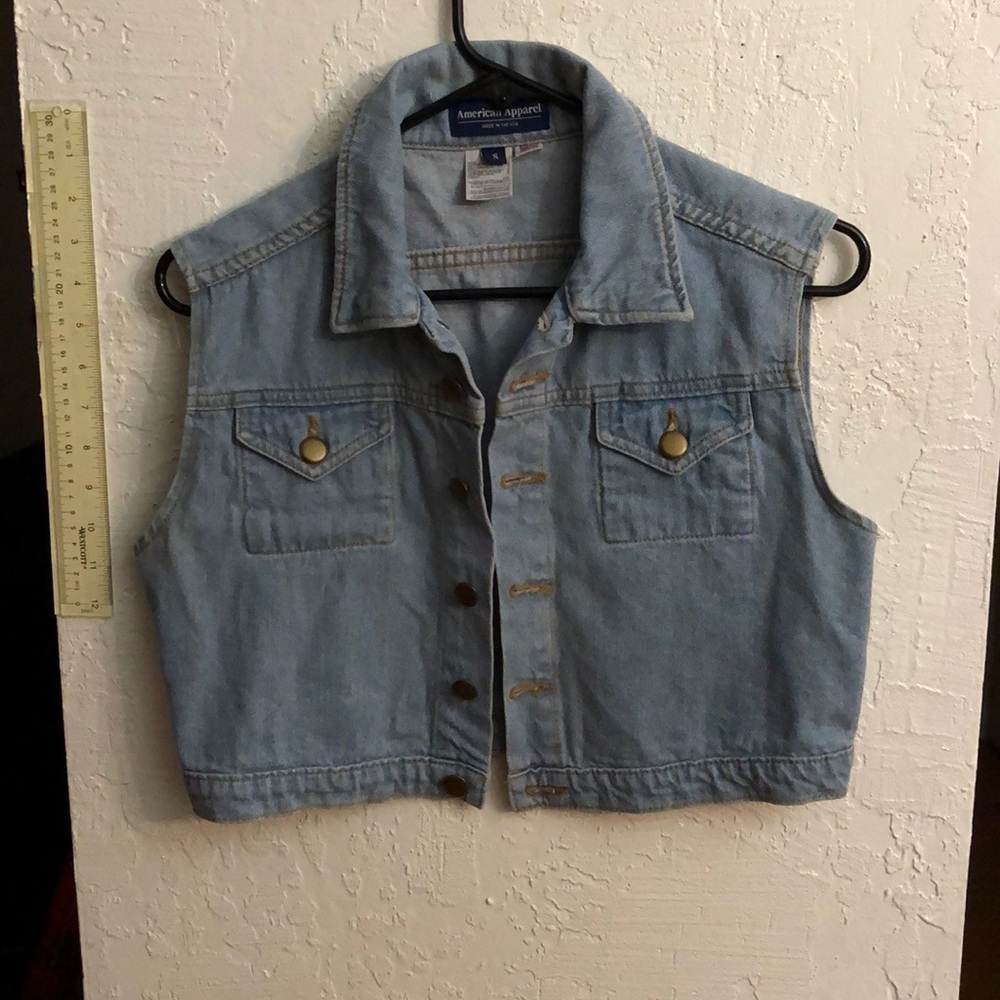 Crop denim sleeveless top